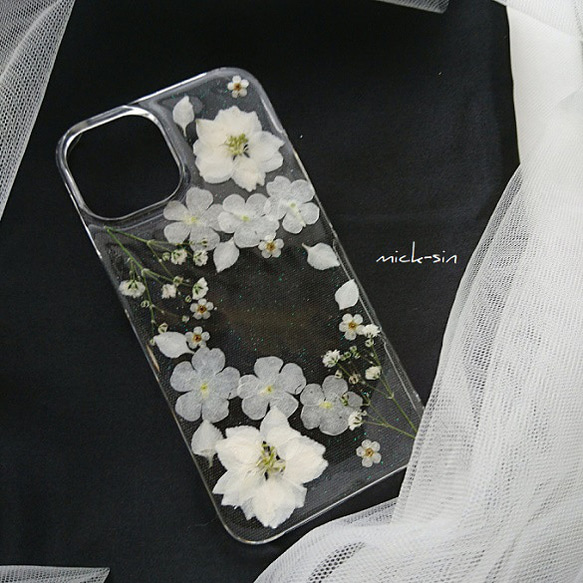 ホワイトフラワーがいっぱいの押し花iphoneケース/押し花ケース 2枚目の画像