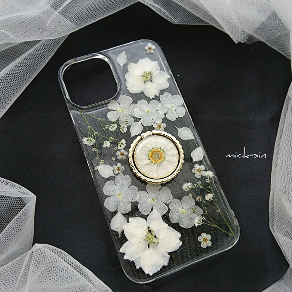 ホワイトカラーのお花がいっぱいの押し花iphoneケース/押し花