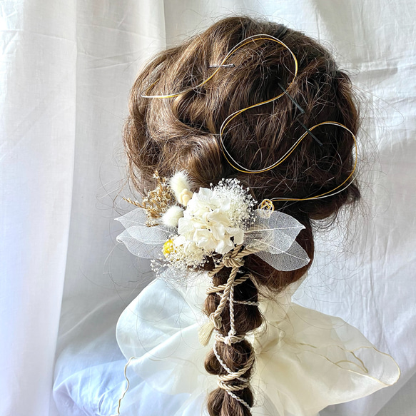 白いプリザーブドフラワーと水引と飾り紐のヘッドドレス／結婚式　成人式　卒業式　和装　振袖　袴　 2枚目の画像