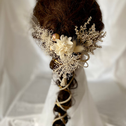 白いプリザーブドフラワーと水引と飾り紐のヘッドドレス／結婚式　成人式　卒業式　和装　振袖　袴　 8枚目の画像