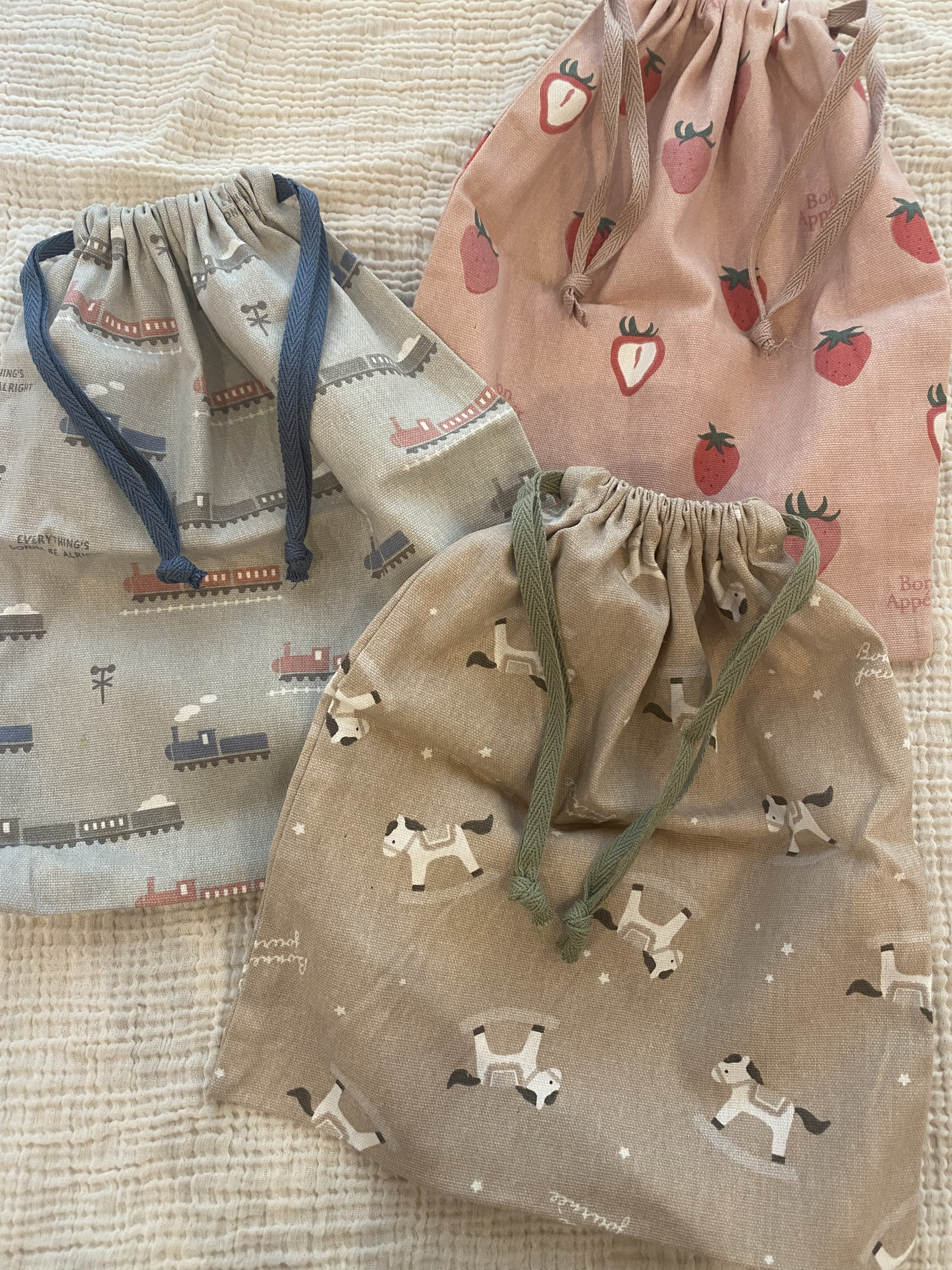 JIM✳︎ハンドメイド✳︎フタクマ生地　巾着　コップ袋などに♪ JIM✳︎ハンドメイド✳︎フタクマ生地　巾着　コップ袋などに♪
