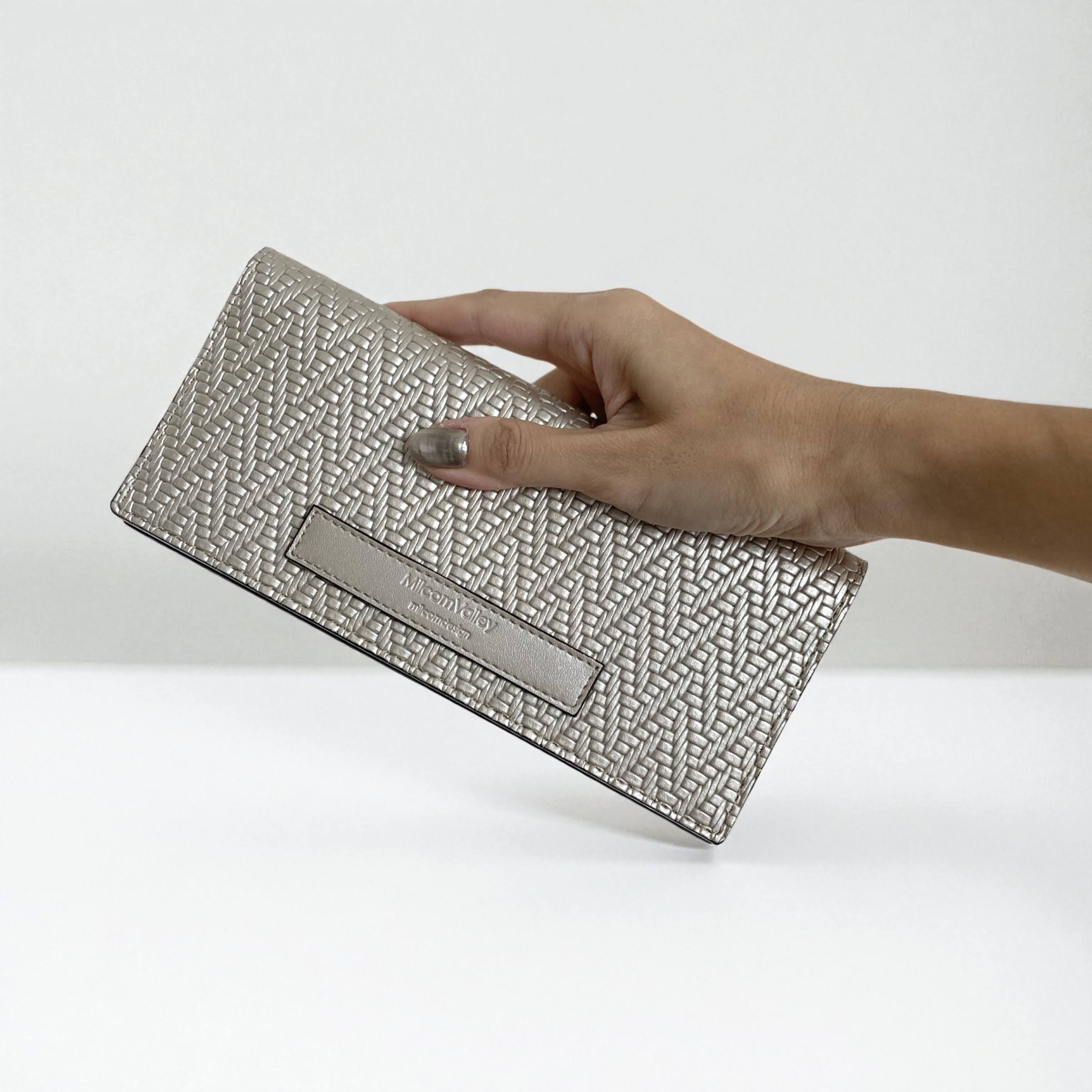 Pearl Glitter 牛革の薄い長財布 シャンパンゴールド　レザー　本革　シルバー　ギルバー