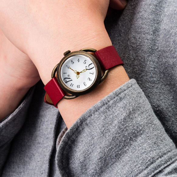 【手書き風数字の時計】選べるベルトカラー11色／名入れ可　手作り腕時計 1枚目の画像
