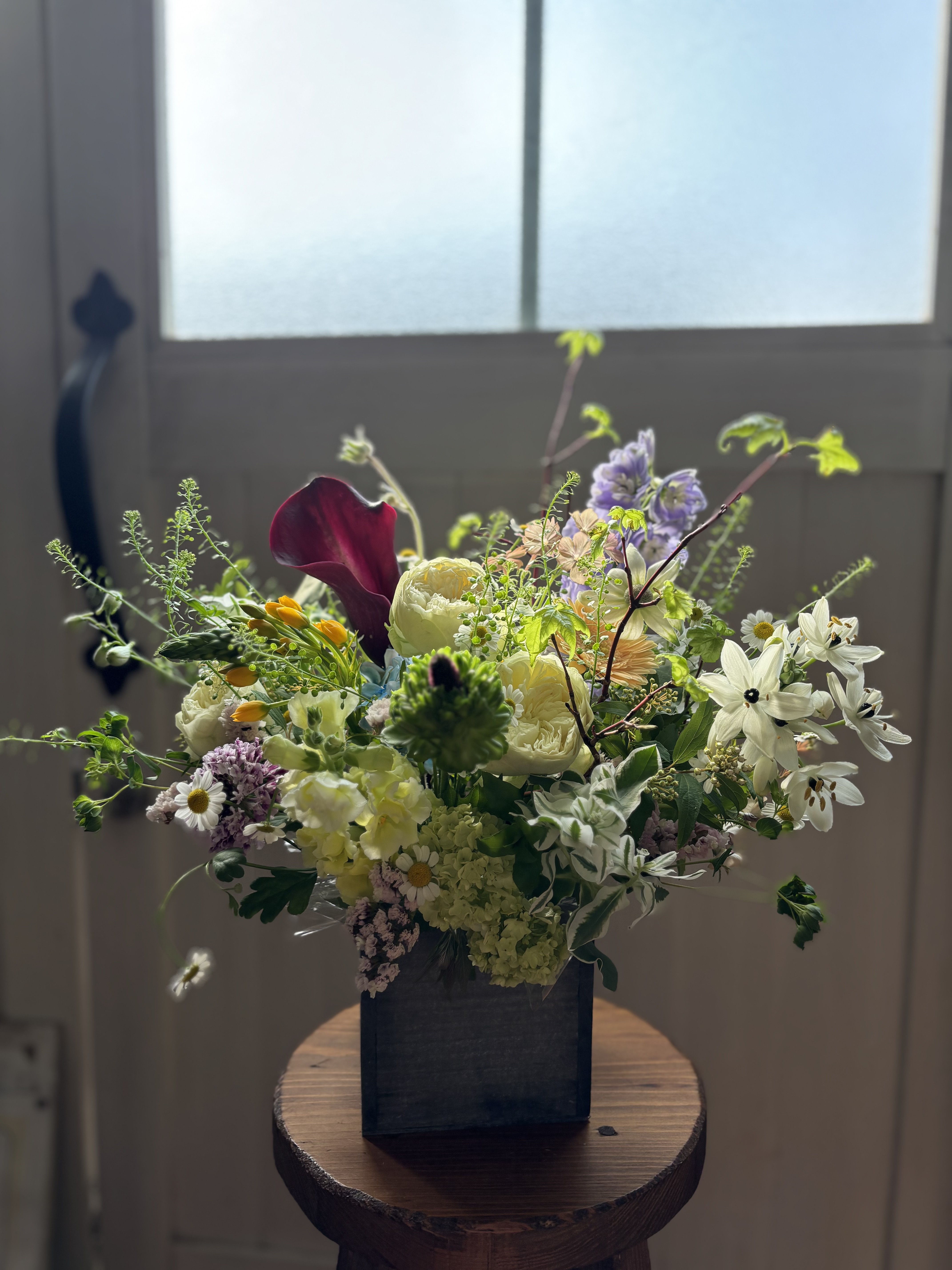 季節のフラワーアレンジメント