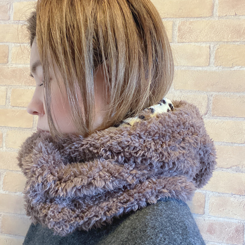 大人】リバーシブルで使えるプードルファーのフードネックウォーマー