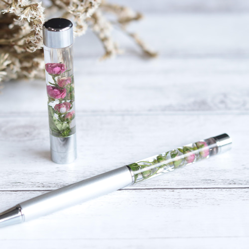 ♡オーダーページ♡固まるハーバリウム印鑑 固まるハーバリウム印鑑（シャチハタ・シルバー&リトルローズ）無料