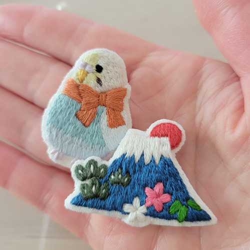 専用商品　　刺繍ブローチ 富士と桜M*ビーズ刺繍ブローチ ブローチ pinco 通販 17023267