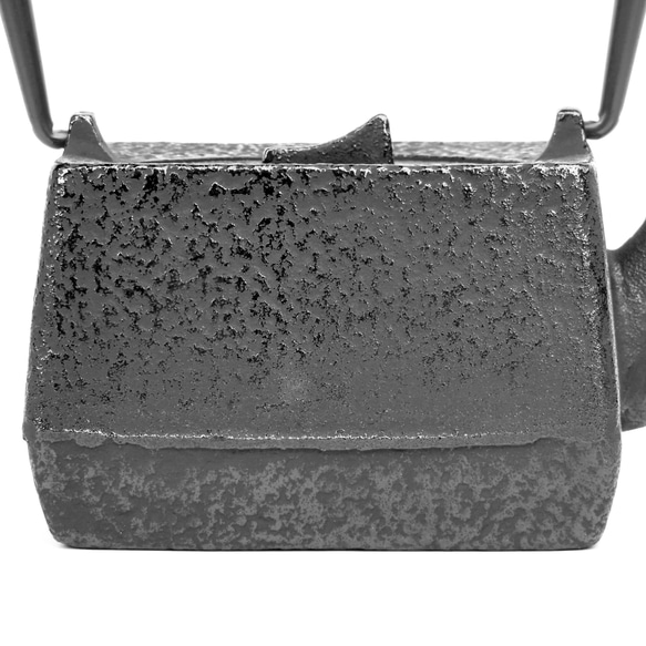 南部鉄器 酒器 徳利 燗瓶 三味線0.65L 日本製 内面・蓋裏ホーロー加工 2枚目の画像