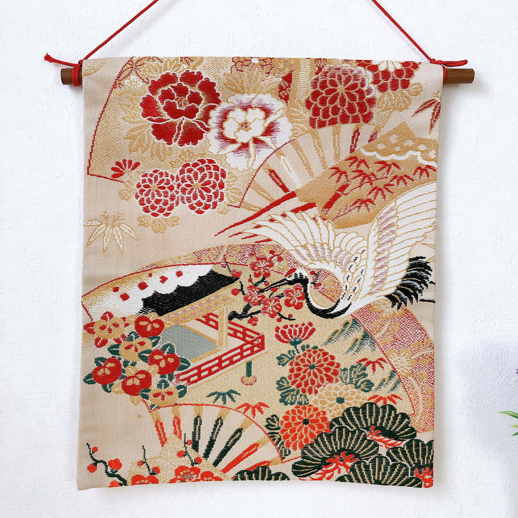 刺繍の掛軸(牡丹)ハンドメイド 感じ取っ 刺繍の掛軸(牡丹)ハンドメイド 感じ取っ