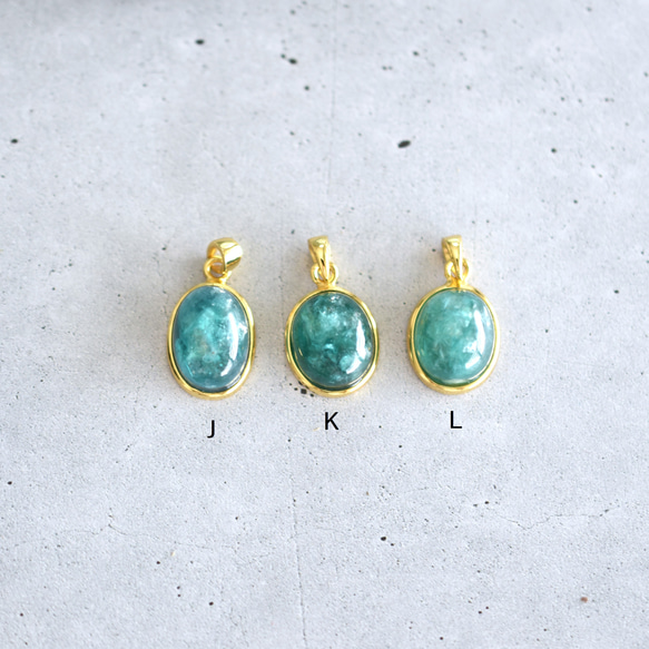 人気再入荷！【1点もの・選べる】希少石　フックサイト　（グリーンマイカ）　カボション　サージカルステンレスネックレス 8枚目の画像