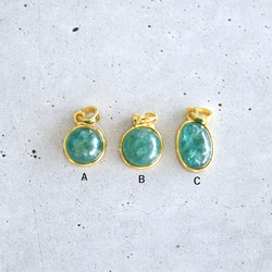 人気再入荷！【1点もの・選べる】希少石　フックサイト　（グリーンマイカ）　カボション　サージカルステンレスネックレス 5枚目の画像