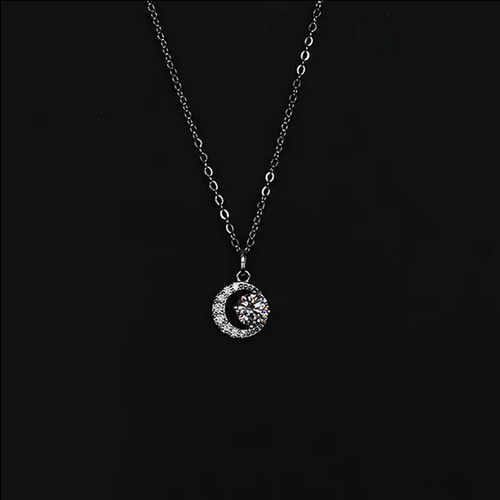 MN07】輝く月とCZダイヤモンドのネックレス／シルバー＋k24