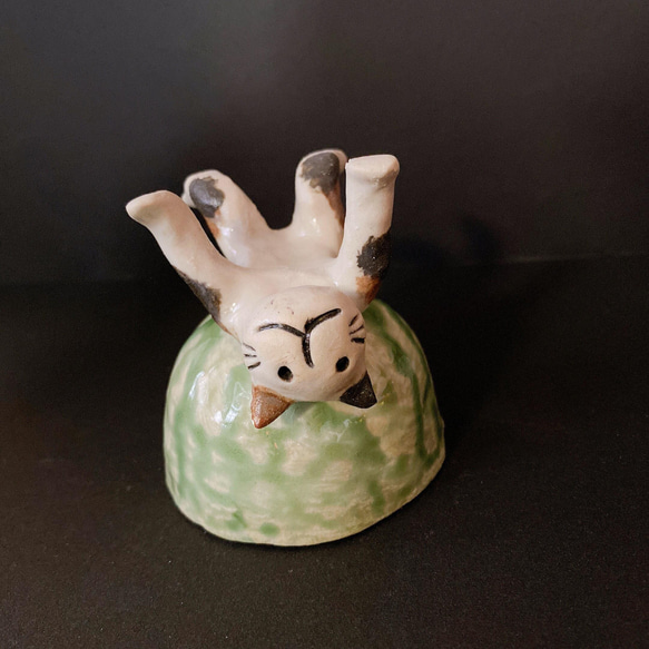 [作為禮物的貓陶器] 背著豚鼠的貓又高腳杯 妖怪陶器 第7張的照片