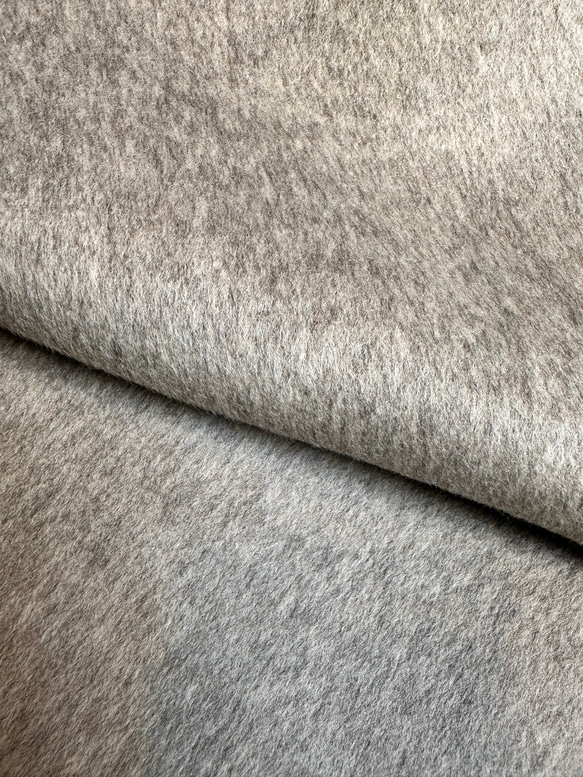 贅沢なカシミヤウール100% で作ったゆったりオーバーサイズのフーデットコート♡【総裏付き】グレージュ色 9枚目の画像