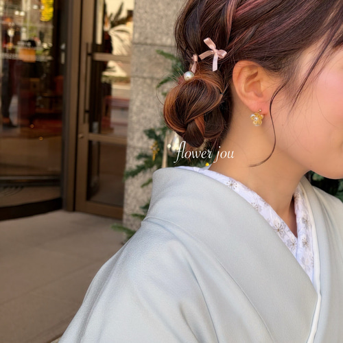 白銀フラワーとコットンパールの小振りピアス/イヤリング ブライダル