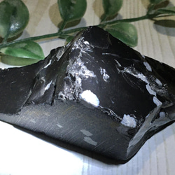 雪花石 ✿*:・スノーフレーク オブシディアン 黒曜石 ラフストーン