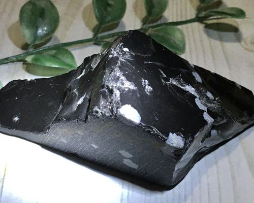 雪花石 ✿*:・スノーフレーク オブシディアン 黒曜石 ラフストーン