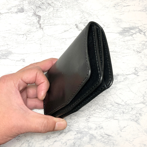 ワンアクションで全てが完結するコンパクト財布｜栃木レザー ミドル