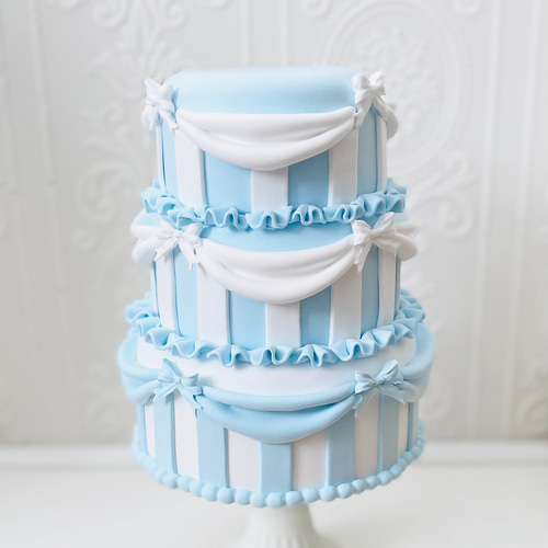 フリフリクレイケーキ✳︎水色✳︎色変更可＊フェイクケーキ＊推し