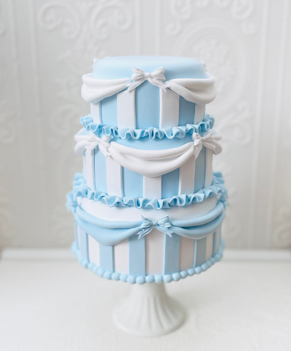 フリフリクレイケーキ✳︎水色✳︎色変更可＊フェイクケーキ＊推し