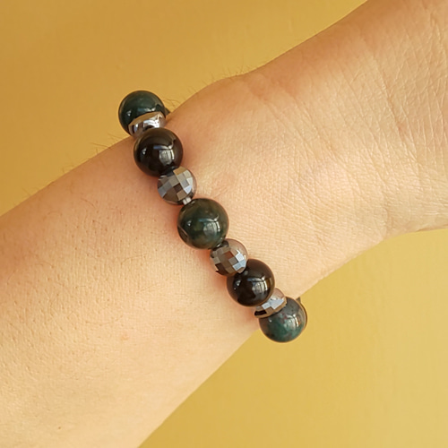 血液中に酸素を取り込むブラッドストーン/1兆回の振動を発する