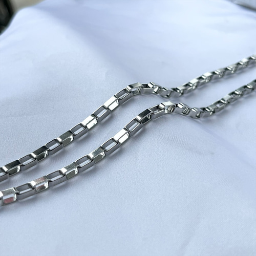 長さオーダー対応】＊存在感* 2mm or 3mm スクエアチェーン ネックレス