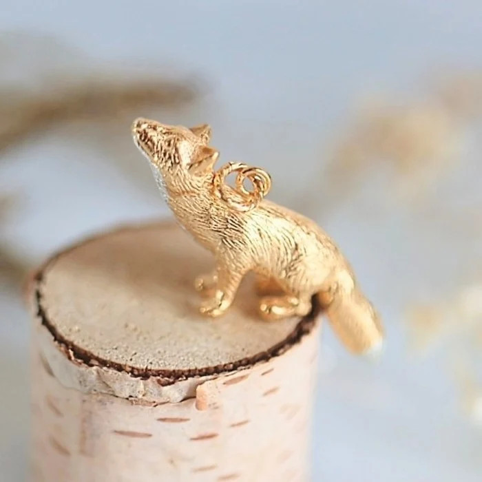 見上げるキツネのペンダントトップ 【受注生産】