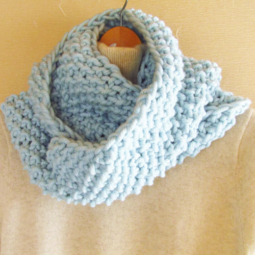 ❁手編み❁【再販】メリノウールぽこぽこスヌード(ベビーブルー