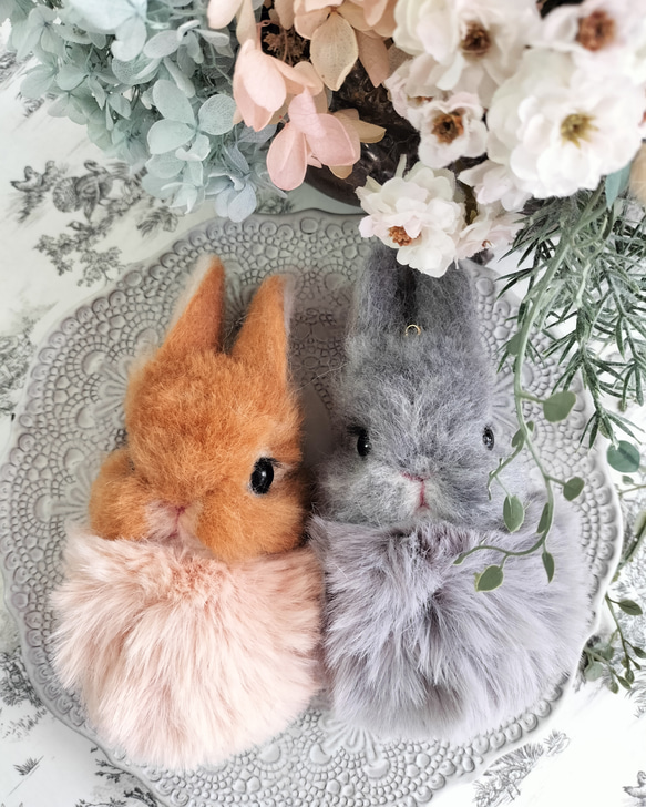 うさぎのママ様　うさぎ羊毛フェルトストラップ 羊毛フェルトうさぎのぽんぽんバッグチャーム(ネザーランド