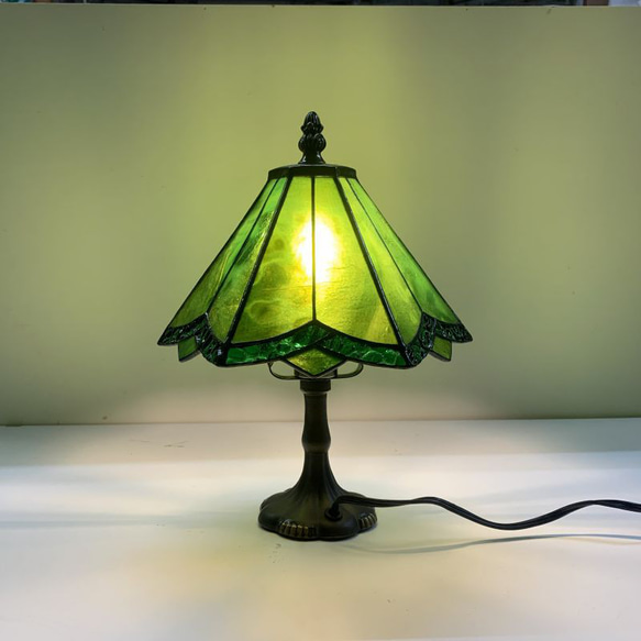 緑のステンドグラスランプ 照明・グリーンのランプ ＃インテリア雑貨