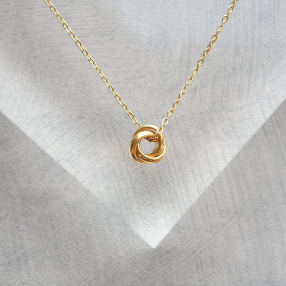 つけっぱなしOK！トリニティネックレス サージカルステンレス　ゴールド　シルバー 3枚目の画像