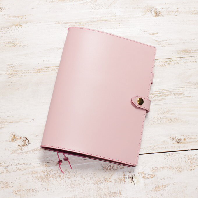 A5　牛革　可愛い　手帳カバー　ばねホックのベルト　さくら色 5,530円
