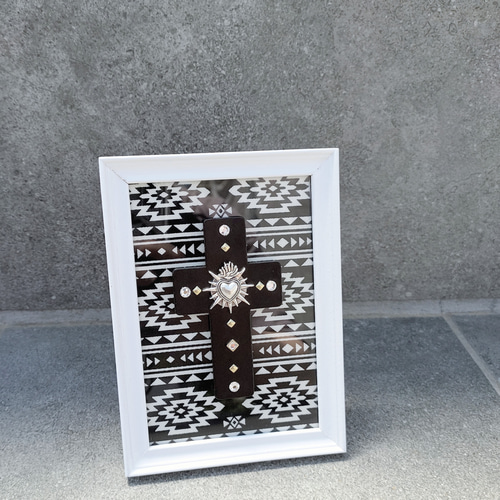 コラソンとウッド製クロスのアートフレーム モノトーンカラー 木製