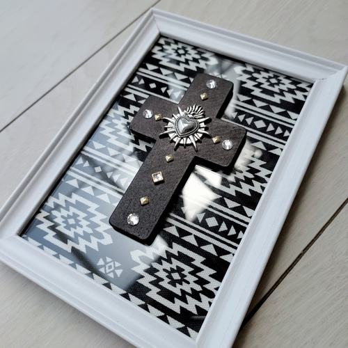 コラソンとウッド製クロスのアートフレーム モノトーンカラー 木製