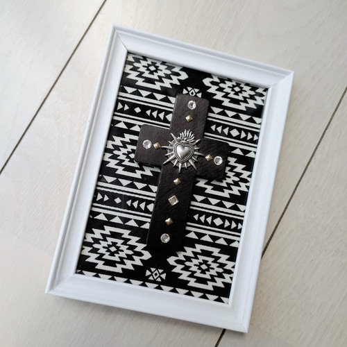 コラソンとウッド製クロスのアートフレーム モノトーンカラー 木製