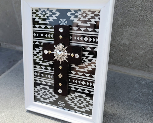 コラソンとウッド製クロスのアートフレーム モノトーンカラー 木製