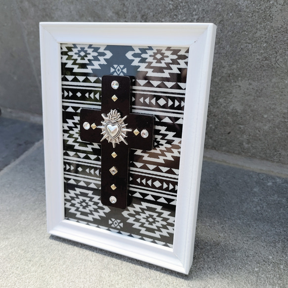 コラソンとウッド製クロスのアートフレーム モノトーンカラー 木製