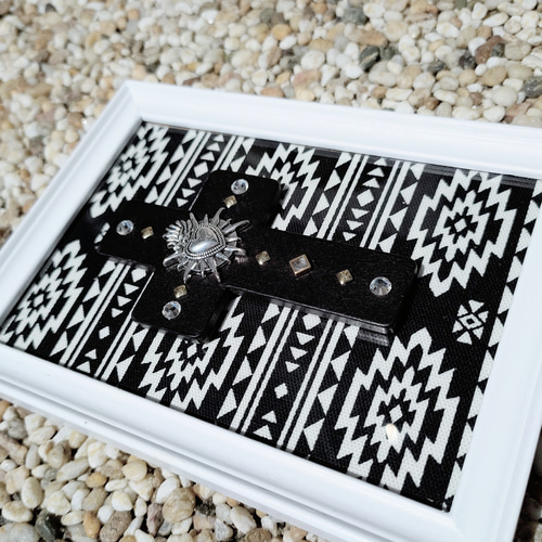 コラソンとウッド製クロスのアートフレーム モノトーンカラー 木製