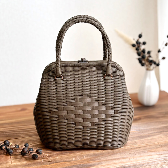 【新品未使用】カゴ風バッグ　焦茶×ブラック 受注制作】かごバッグ - スクエア - 焦茶 かごバッグ Lop 通販