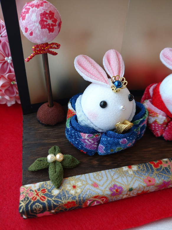 ひな人形☆可愛い手のひらサイズ♪つまみ細工のウサギひな/初節句 ひな祭り インテリア 置物 玄関小物 赤 青 2枚目の画像