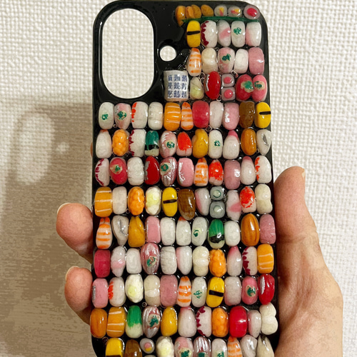 お寿司はなんだか楽しいよ　ダーツケースカバー（赤茶×黒） ダーツケース一覧 | ダーツ用品なら何でも揃う日本最大規模のダーツ