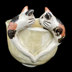 【プレゼントに猫陶器】すねこすりがハートになってる黄色のフリーカップ（ノーマルハンドルver） 妖怪陶器 3枚目の画像