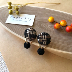 ブラック×フロッキー＊サージカルステンレスピアス　樹脂/チタン/k14gf/イヤリング/黒 3枚目の画像