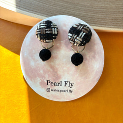 ブラック×フロッキー＊サージカルステンレスピアス　樹脂/チタン/k14gf/イヤリング/黒 2枚目の画像