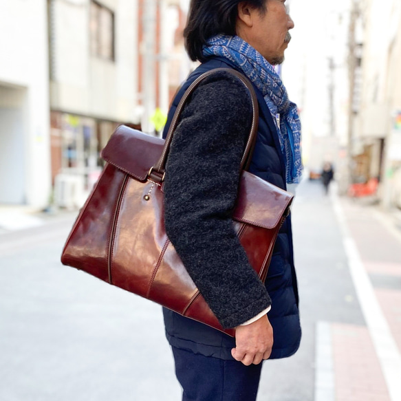イタリアンレザーの素晴らしいエイジング　フラップが外せる２wayデザイン フラップトートバッグ UNISON DEPT パイピング
