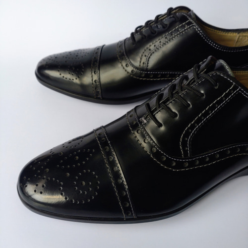新品】イタリア製 8byyooxブラック レザー ブローグシューズ 靴