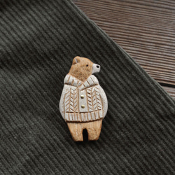 木雕木胸針《針織熊（象牙）》 第2張的照片