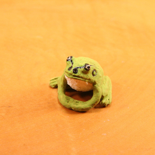 アマガエル 陶芸作品 置物（カエル 陶 フギュア） 立体・オブジェ