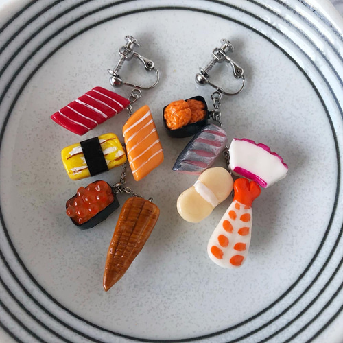 1140】小さな巻き寿司ピアス／イヤリング