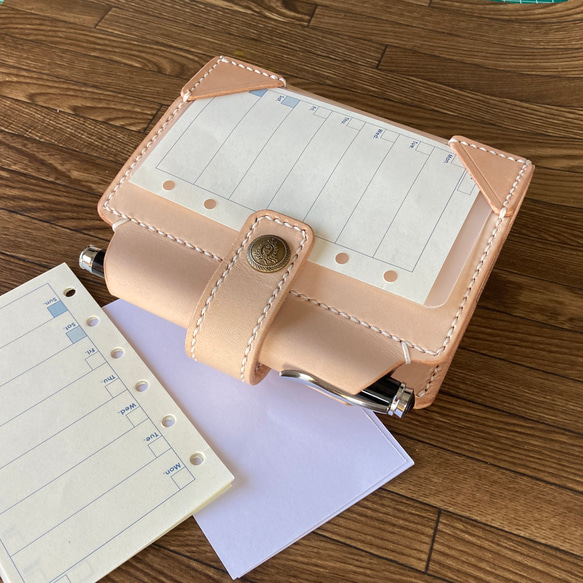 【mini6 ﾘﾌｨﾙ＆情報ｶｰﾄﾞ】 筒状ペンホルダーのシステム手帳 ミニ6 パスポートケース SN6i-002 手帳 V1219342939(9295円)